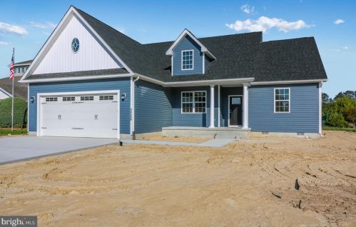 4 Reynolds Pond Rd, Milton, DE 19968-2629