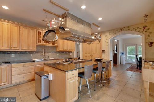 710 Daventry Way, Prospectville PA 19002-2305 exterior