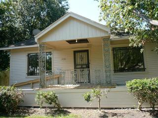 1520 Barbee St, Houston TX  77004-4833 exterior