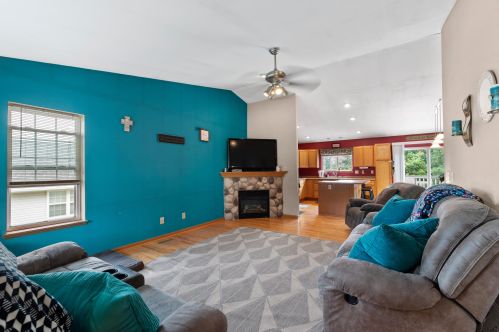 713 Polaris St, West Bend, WI 53095-5434