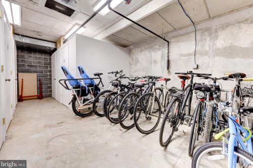 2818 Connecticut Ave, Washington DC  20008-1526 exterior