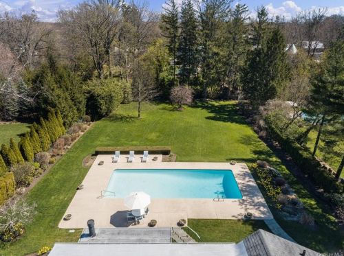 11 Normandy Ln, Scarsdale, NY 10583-7620