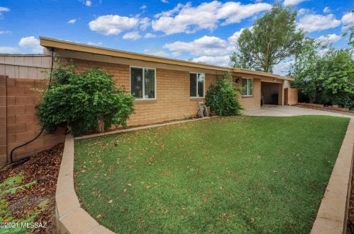 7920 Casimir Pulaski Ave, Tucson, AZ 85741-1513