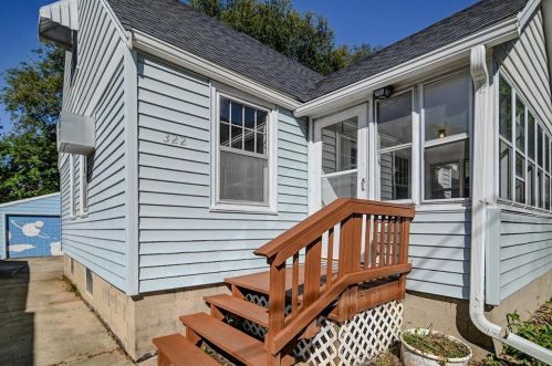 322 Lawn Ave, Madison, WI 53704-5032