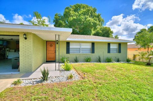 630 Hillside Cir, Lake Alfred, FL 33850-3112