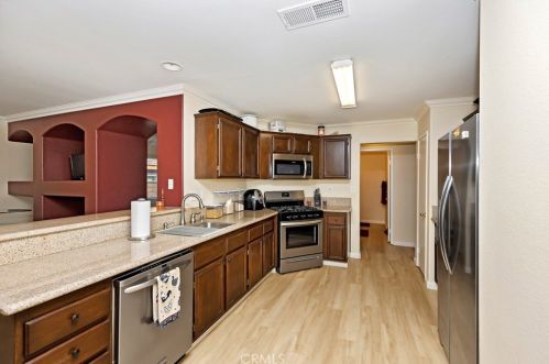 29205 Sunswept Dr, Lake Elsinore CA  92530-7247 exterior