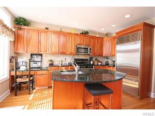 127 River St, North Tarrytown NY  10591-2472 exterior