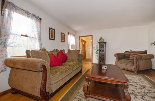 14 Foote Hill Rd, Northford CT  06472-1335 exterior