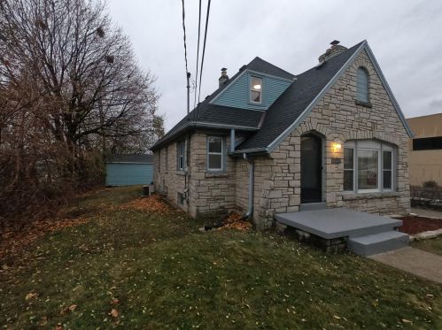 6008 Packard Ave, Cudahy, WI 53110-3028