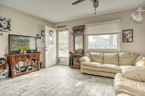 3824 Sandusky St, Hobart, IN 46342-1634