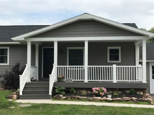 3645 Lower Mountain Rd, Pendleton, NY 14132-9114