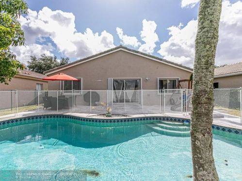 2380 102nd Ave, Hollywood, FL 33025-6509