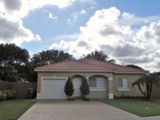5622 164th Pl, Miami, FL 33193-5641