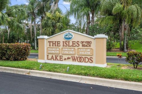 1827 Aynsley Way, Vero Beach FL  32966-8064 exterior