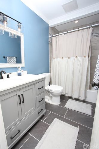 42 Front Ct, Old Bridge NJ  08857-1943 exterior