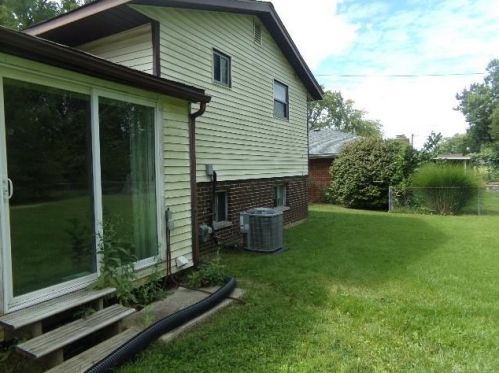 1034 Heathwood Dr, Englewood OH  45322-2429 exterior