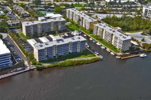 1 Harbourside Dr, Delray Beach FL  33483-5126 exterior