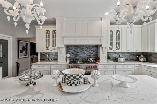 6 Courtney Ct, East Freehold NJ 07728-9563 exterior