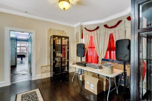 111 Highland Ave, Middletown NY  10940-4713 exterior