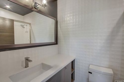 4809 Carpenter Ave, North Hollywood CA  91607-3204 exterior