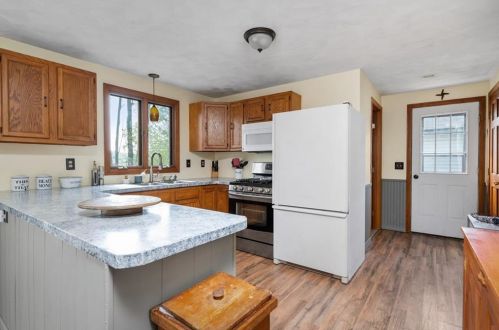 37 Plant St, Cumberland RI  02864-1910 exterior