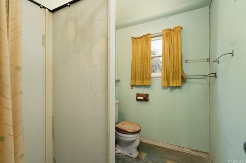 7862 Kingbee St, Downey CA  90242-3420 exterior