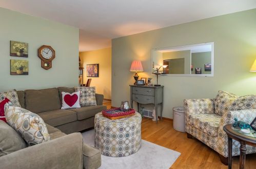 5208 Lilac Ln, Greendale, WI 53129-1953