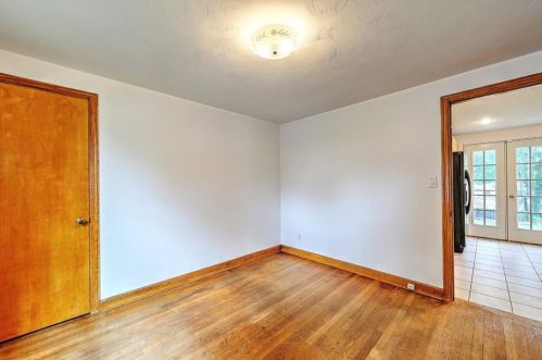 44 Rosemont Ave, Cumberland RI  02864-7519 exterior