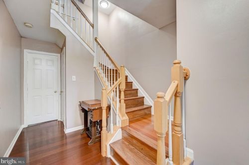 2496 Clover Field Cir, Herndon VA  20171-4325 exterior