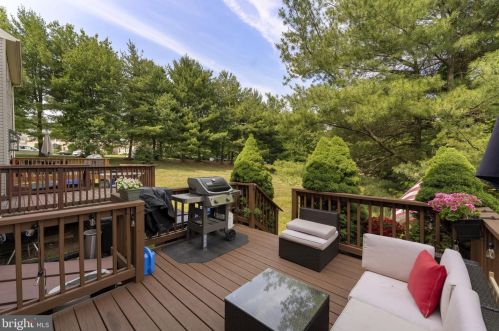 405 Franklin Ct, Collegeville PA  19426-2246 exterior