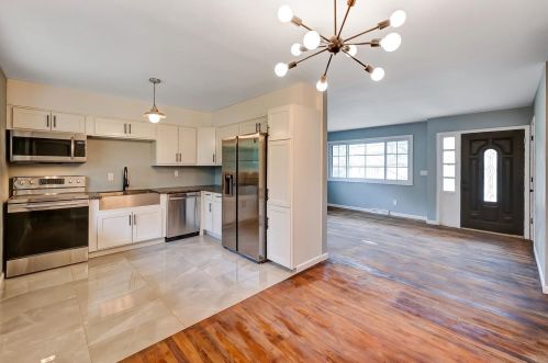 1462 Blueorchard Dr, Cincinnati OH  45230-2322 exterior