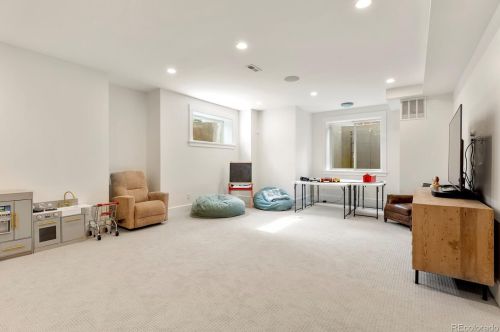 2270 Cook St, Denver CO  80210-4916 exterior