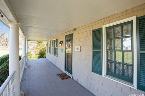232 Country Rd, Mount Sinai, NY 11766-1507