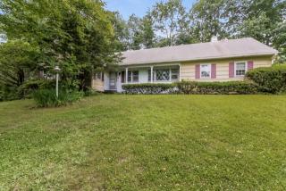 27 Wondy Way, Danbury, CT 06811-3856