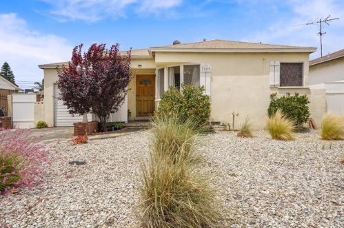 7453 Irvine Ave, North Hollywood, CA 91605-3333