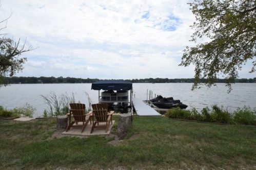 7034 Tichigan Rd, Waterford, WI 53185-1760