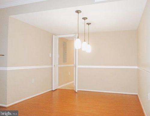 11907 Escalante Ct, Herndon VA  20191-1833 exterior