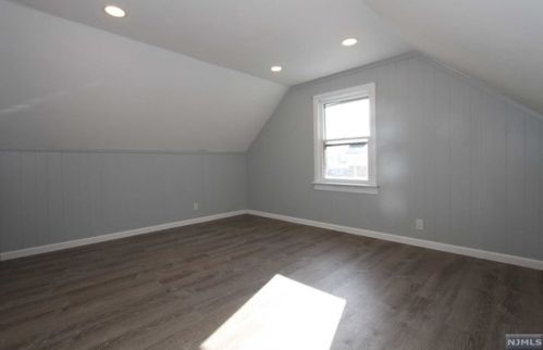 101 Hillside Dr, Paterson NJ  07508-2852 exterior
