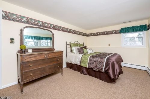 265 Hillcrest Rd, Ridgewood NJ  07450-2435 exterior