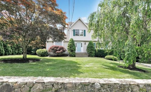 18 Rennison Rd, Bridgeport, CT 06611-4922