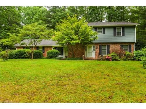 21 Echo Lakes Dr, Hendersonville, NC 28739-8912