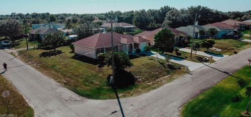 3001 10th St, Lehigh Acres, FL 33976-3038
