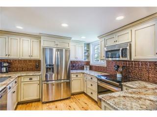 48 Seminary Rd, Simsbury, CT 06070-2038