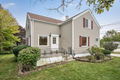 1642 Mirro Dr, Manitowoc WI  54220-6710 exterior