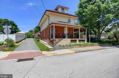 9 Chestnut St, North Newton, PA 17241-1303