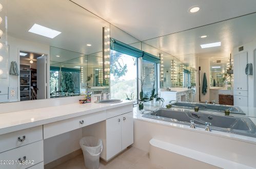 5221 1st Ave, Tucson AZ  85718-4701 exterior