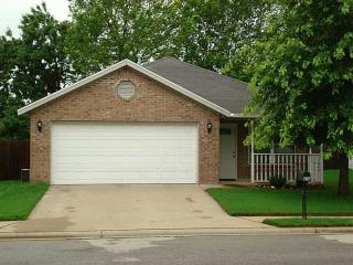 820 E Ct, Bentonville, AR 72712-7096