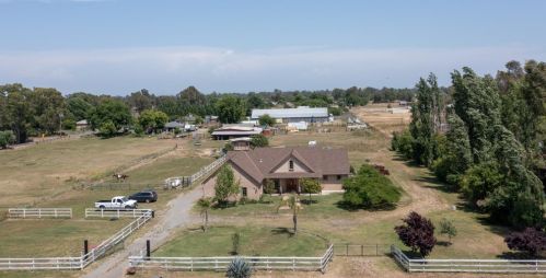 7504 6th St, Rio Linda, CA 95673-1438