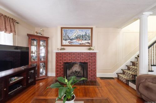 30 Second Ave, New Rochelle NY  10803-1418 exterior