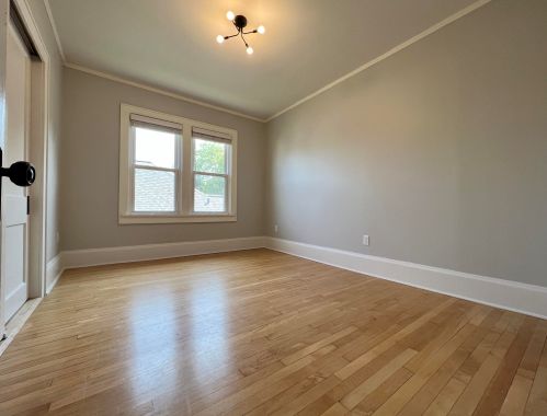 4532 Newhall St, Milwaukee WI 53211-1527 exterior